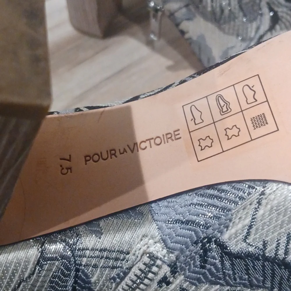 Pour La Victoire Rickie Embellished Heeled Bootie - Picture 4 of 5